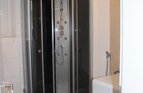 Kaiserslautern Apartamento | Gut gelegenes Appartment mit Wifi, Parkplatz, Wama, Trockner usw.