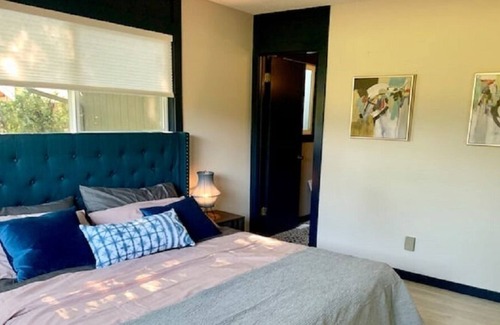 Gresham Casa | Gut Renovated Modern Ranch House With Golf Course