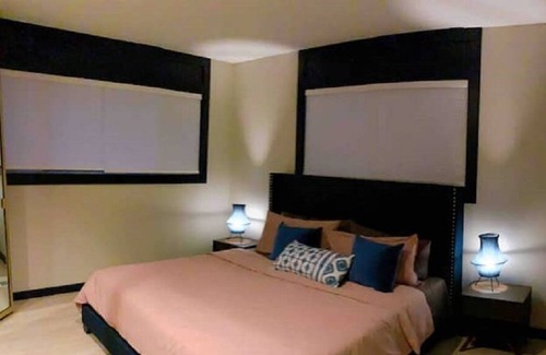 Gresham Casa | Gut Renovated Modern Ranch House With Golf Course