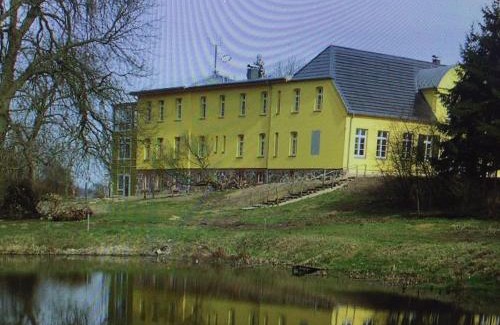Lubow Apartamento | Gutshaus mit Seeblick - ökologisch & nachhaltig