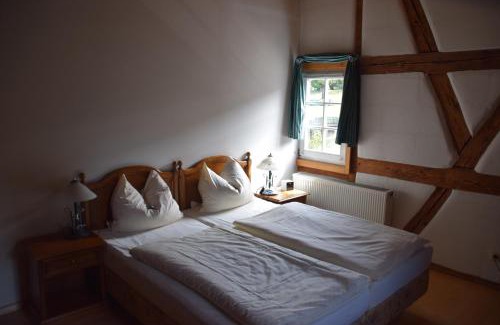 Klosterreichenbach Hotel | Gutshof-Hotel Waldknechtshof