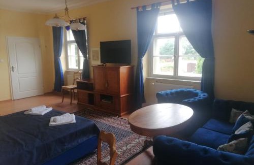 Tangerhutte Apartamento | Gutshof Kehnert - Pension & Ferienwohnungen