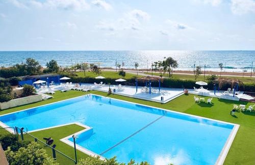Nahariya Apartamento | GW009 Gugel Waves Patio and Pool Seaview Apartment
