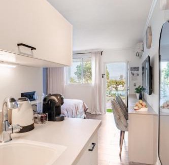 Nahariya Apartamento | GW009 Gugel Waves Patio and Pool Seaview Apartment