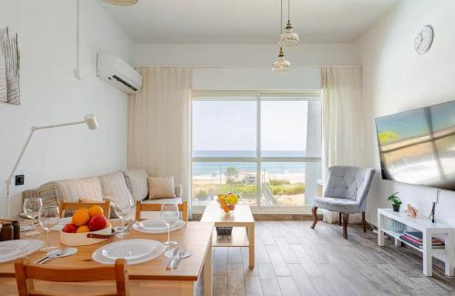 Nahariya Apartamento | GW212 Gugel Waves Amazing Seaview Pool Apartments