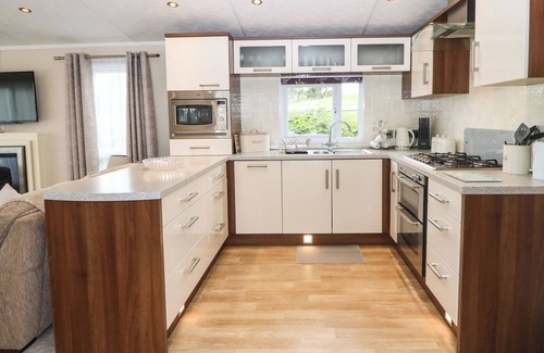 Gaerwen Cabaña | GWEL ERYRI, family friendly, with a garden in Llanfairpwllgwyngyll