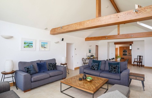 Beaumaris Cabaña | GWELFOR BARN, pet friendly, luxury holiday cottage in Llangoed