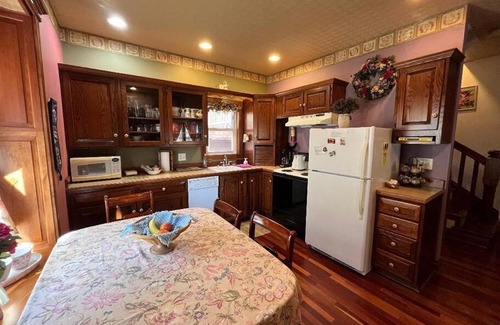 St. Ansgar Casa | Gwen’s Place - Whole House
