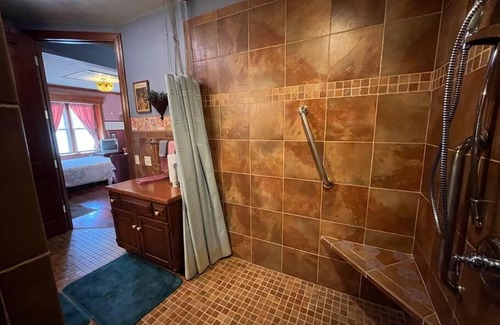 St. Ansgar Casa | Gwen’s Place - Whole House