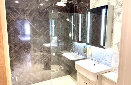 Cemaes Bay Hotel | Gwesty Gadlys Hotel