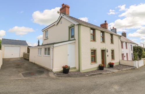 Newcastle Emlyn Casa | Gwynfa