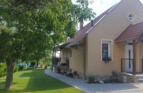 Keszthely Apartamento | Gyöngyvirág Apartman