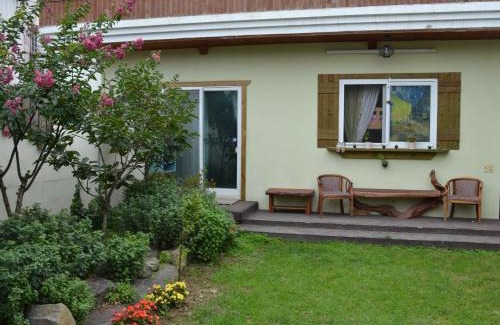 Gyeongju Casa | Gyeongju Momojane Guesthouse