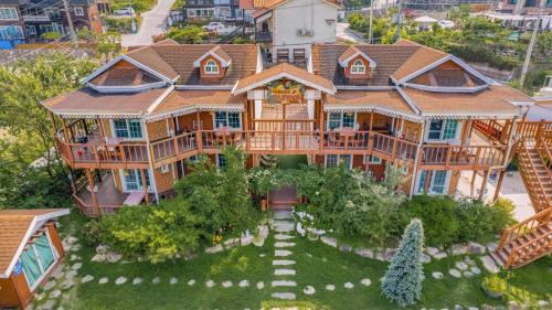 Gyeongju Casa | Gyeongju Papaya Aegyeondongban Pension
