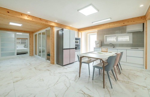Gyeongju Casa | Gyeongju Poseokjeong Hanok Pool Villa