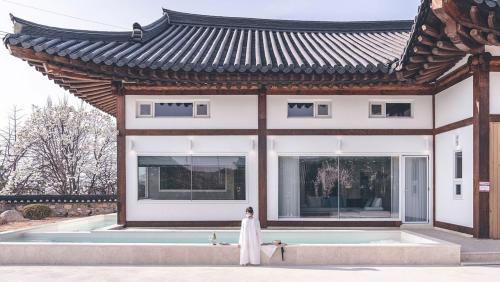 Gyeongju Casa | Gyeongju Raum The Hanok Pool Villa