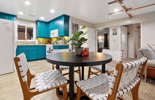 Tulare Apartamento | Gym, Pool Table, & Country Views @ The Sunset Loft | 2 Bed, 1 Bath