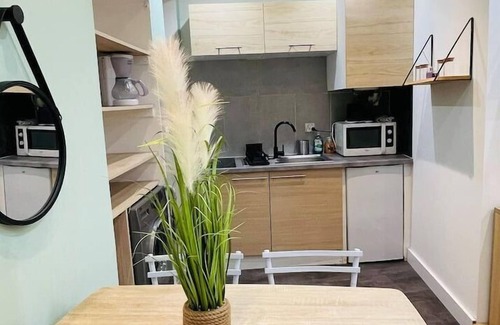 Draguignan Apartamento | Gympie: cosy studio apartment with fiber optics in a quiet downtown location