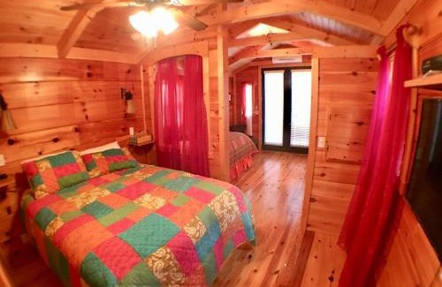 Sevierville Casa | Gypsy Cottage Near the Smokies #15 Queenie