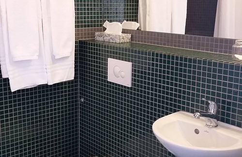 Egilsstadir Hotel | Hótel Valaskjálf