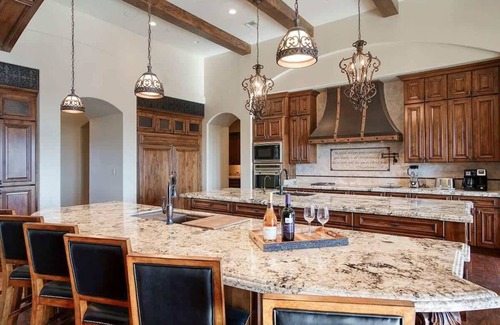Pinnacle Peak Casa | HÓZHÓ West Estate at Lone Mountain