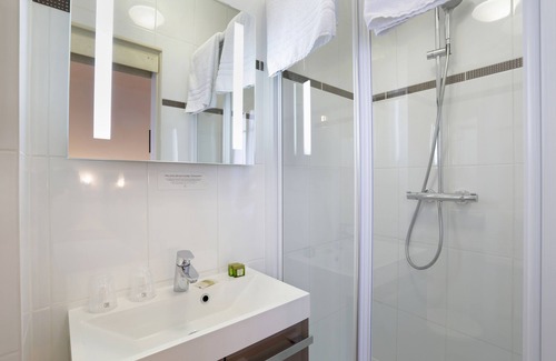 Thonon-les-Bains Hotel | Hôtel A l'Ombre des Marronniers