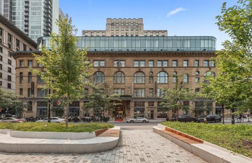 Downtown Montreal Hotel | Hôtel Birks Montréal