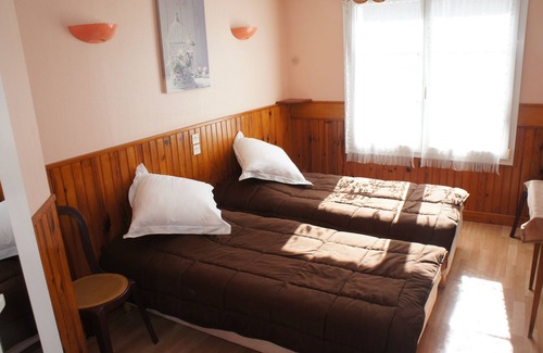 Germigny-des-Pres Hotel | Hôtel de la place