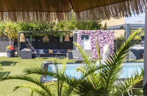 Cassis Hotel | Hôtel Eden Cassis - centre-ville- piscine chauffée, jacuzzi et sauna - parking privé