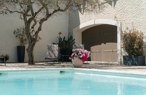 Maussane Hotel | Hôtel Les Magnanarelles