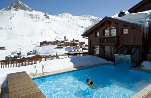 Les Almes Hotel | Hôtel Village Montana by Les Etincelles