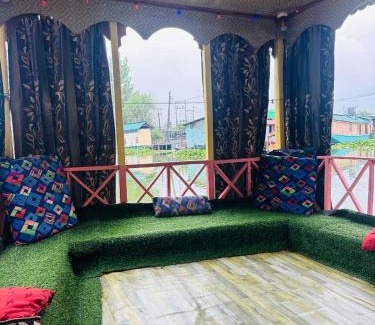 Dal Lake Alquiler De Eote | H.B Rocket paradise