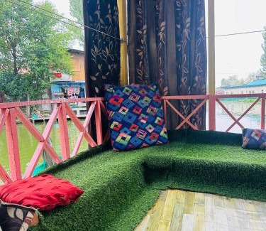 Dal Lake Alquiler De Eote | H.B Rocket paradise