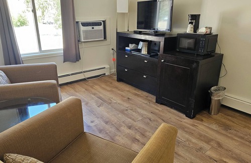 Idaho Springs Hotel | H & H Motor Lodge