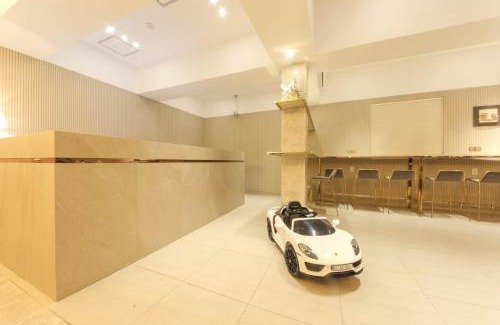 Saha Hotel | H Moment Hotel