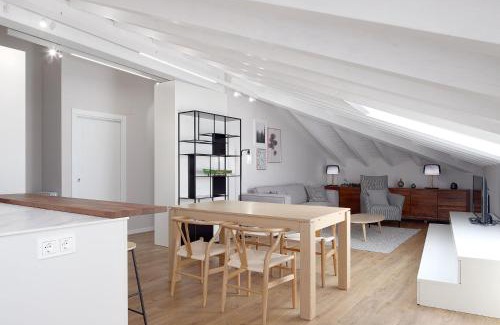 Hondarribia Historic Center Apartamento | H SUITE4A by Smiling Rentals