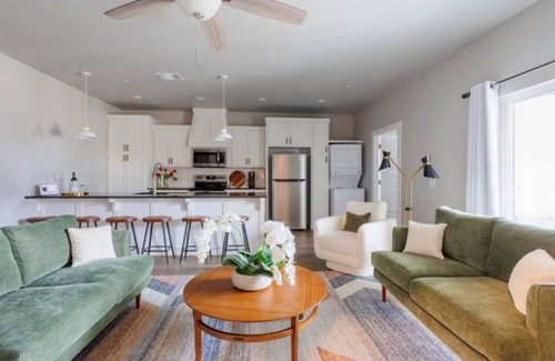Central Oklahoma City Condominio | H1/H3/H5 Spacious & Urban Modern Condo - 3 units!