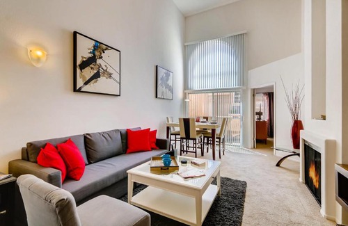 Downtown San Diego Apartamento | H2 -NEW Gorgeous Downtown San Diego 1 Bedroom + Upstairs Bedroom Loft!