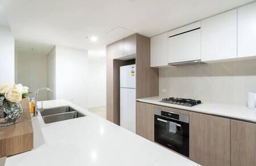 Eagle Farm Apartamento | H20705 Luxurious 2BR/2BA Resort-Style Retreat