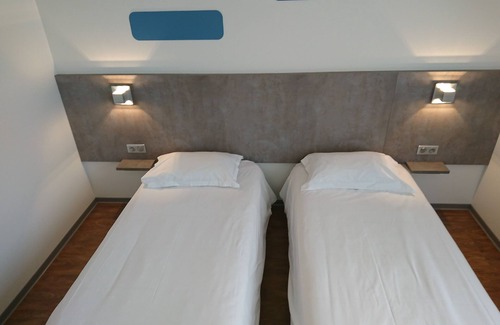 Pin - Vert Galant Hotel | H24 HOTEL Le Mans