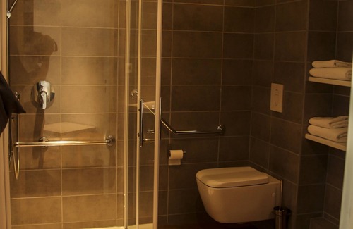 Pin - Vert Galant Hotel | H24 HOTEL Le Mans