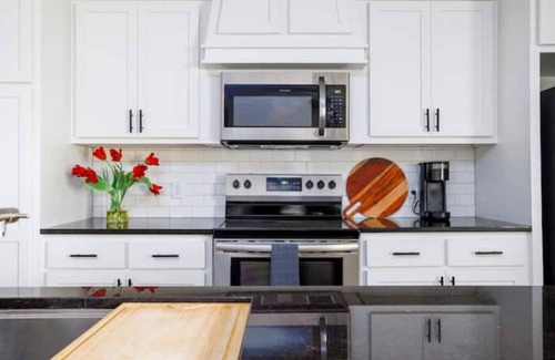 Asian District Condominio | H4/H6 Spacious & Urban Modern Condo - 2 units!