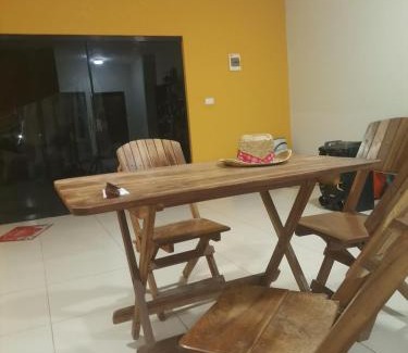 Santa Cruz Apartamento | Habitación con baño privado mas servicio de taxi aeropuerto