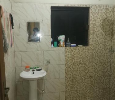 Santa Cruz Apartamento | Habitación con baño privado mas servicio de taxi aeropuerto