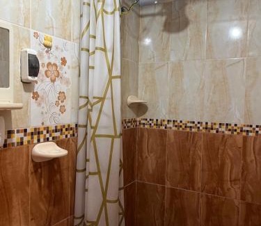 Ayacucho Casa | Habitación 2 camas y baño privado