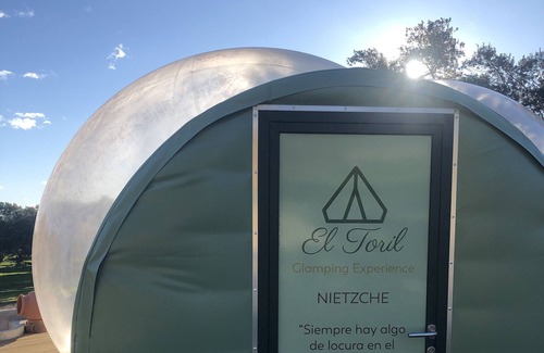 Velada Cabina | Habitación Burbuja Doble con Vistas al Campo y Piscina