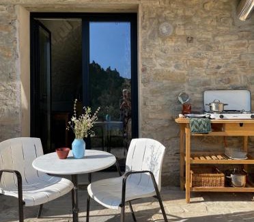 Perarrua Casa | Habitación con cocina de verano jardín y entrada privada