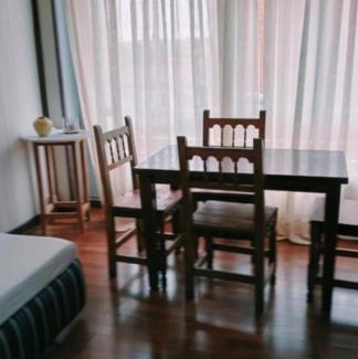 Cabezon de la Sal Casa | Habitación pensión Tolima - baño compartido