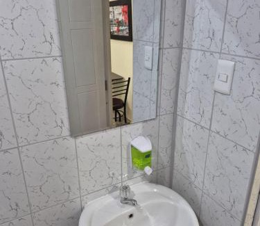 El Tambo Casa | Habitación privada con vista a la calle cerca a la plaza Constitución