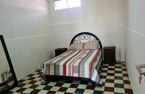 Atlixco Casa | Habitación privada en departamento céntrico (rojo)